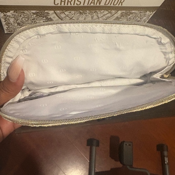 Dior Gold Cosmetic Bag - Picture 4 of 5